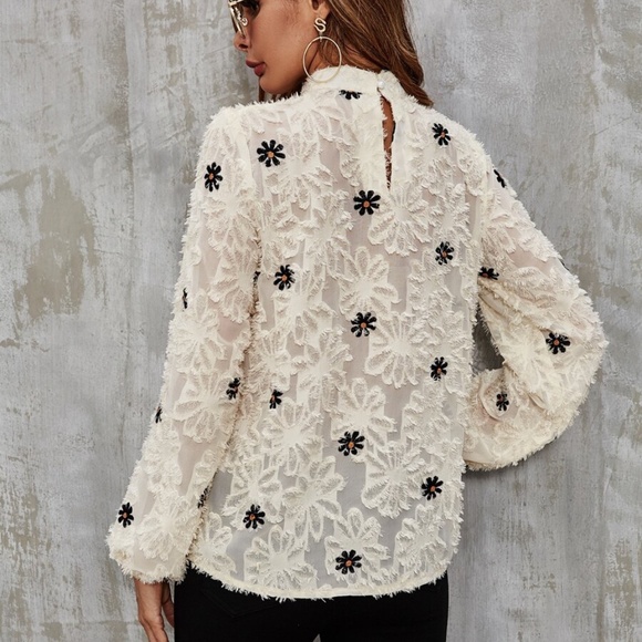 boho beige floral print embroidered top - Picture 4 of 5